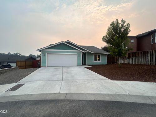 1335 Ne Pippen Ct, Prineville, OR, 97754-3222 | Card Image