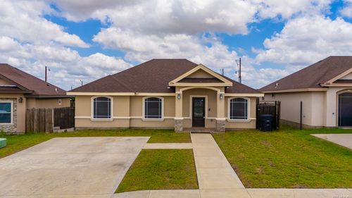 2334 Lemonwood St, Eagle Pass, TX, 78852-3656 | Card Image