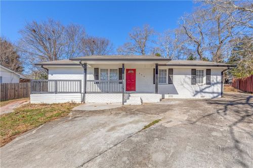 206 E 5th Ave, Winder, GA, 30680-1808 | Card Image