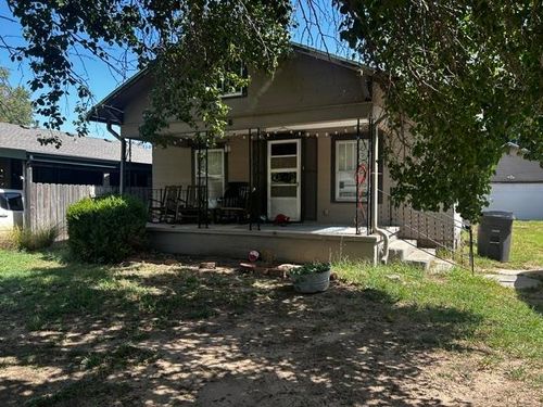 918 N 4th St, Arkansas City, KS, 67005-1624 | Card Image