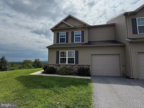 8464 Hamilton St, HUMMELSTOWN, PA, 17036-7091 | Card Image