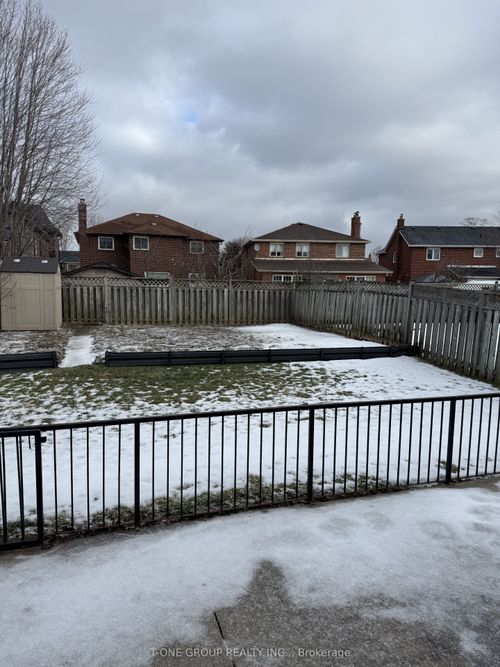 71 Links Rd, Maple, ON, L6A1L4 | Card Image