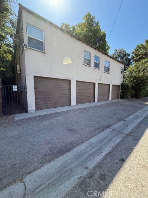 10945 Hesby St, North Hollywood, CA, 91601-4610 | Card Image