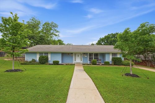 1812 Saxony Rd, Fort Worth, TX, 76116-1976 | Card Image