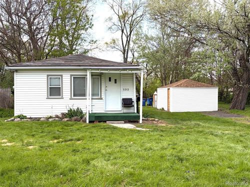 3313 Dallas Ave, Warren, MI, 48091-3435 | Card Image