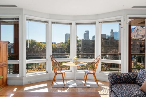 202-40 Battery St, Boston, MA, 02109 | Card Image