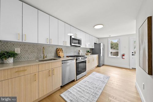 232 Mecray Ln, Maple Shade, NJ, 08052-2520 | Card Image