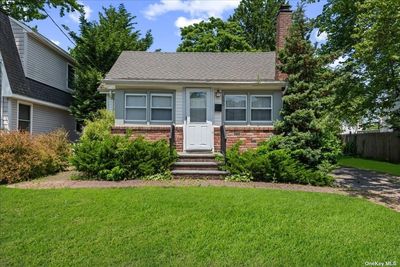 195 Columbus Avenue, House other with 3 bedrooms, 2 bathrooms and null parking in West Babylon NY | Image 1