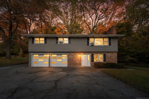 1 Skyline Dr, Danbury, CT, 06810-7034 | Card Image