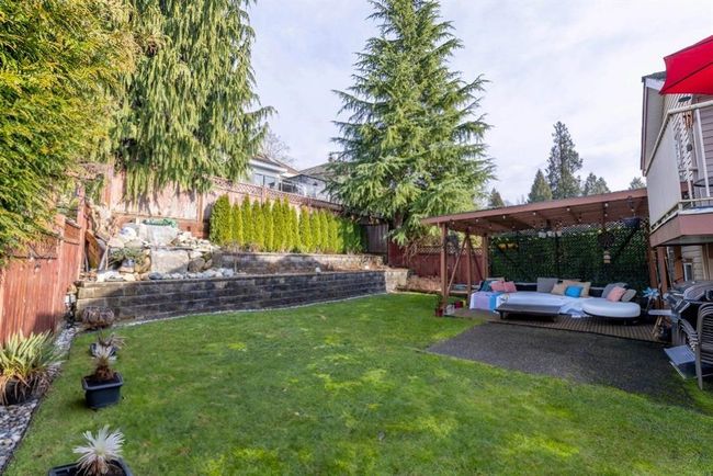 23711 105 Avenue, House other with 6 bedrooms, 3 bathrooms and 4 parking in Maple Ridge BC | Image 3