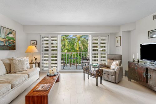 2b-223 Atlantic Ave, Palm Beach, FL, 33480-3074 | Card Image