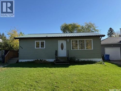 608 East Ave, Kamsack, SK, S0A | Card Image