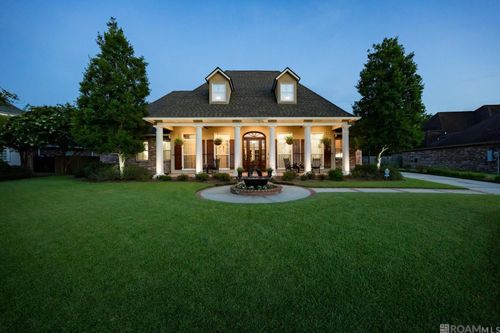 15738 Woodland Ridge Ave, Baton Rouge, LA, 70816 | Card Image