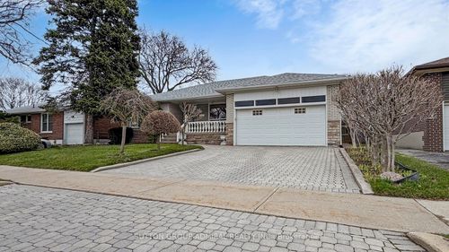 119 Brampton Road, Etobicoke, ON, M9R3K3 | Card Image