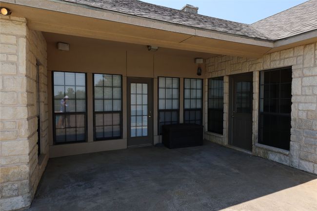 8016 Lights Ranch Rd, Home with 5 bedrooms, 4 bathrooms and null parking in Pilot Point TX | Image 9