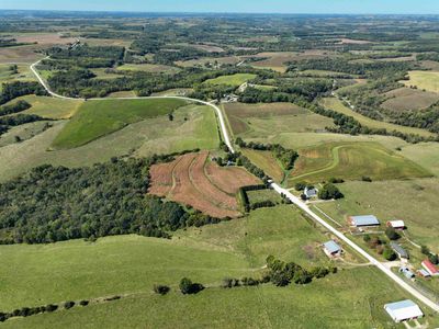 1325 Canoe Ridge Road, Home with 5 bedrooms, 1 bathrooms and null parking in Decorah IA | Image 2