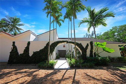 114 N Beach Rd, Hobe Sound, FL, 33455-2110 | Card Image