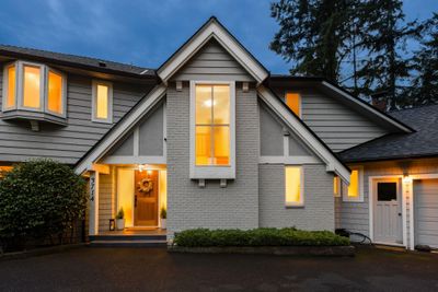 3714 Southridge Pl, House other with 6 bedrooms, 3 bathrooms and 5 parking in West Vancouver BC | Image 2