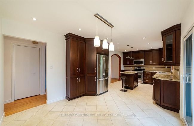 125 Lakeside Dr, House other with 4 bedrooms, 2 bathrooms and 4 parking in Grimsby ON | Image 10