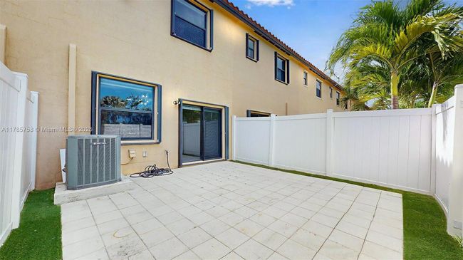 9231 W 32 Nd Ln, Home with 3 bedrooms, 3 bathrooms and null parking in Hialeah FL | Image 50