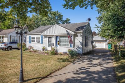 111 Broadway Boulevard, House other with 2 bedrooms, 1 bathrooms and null parking in Battle Creek MI | Image 3