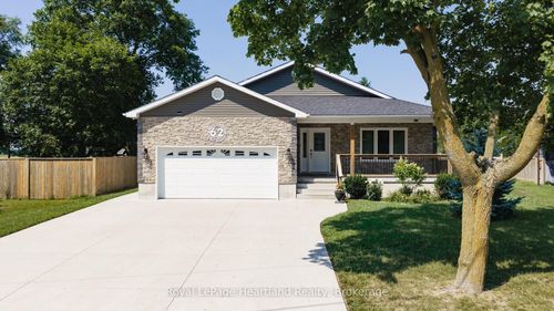 62 Victoria Blvd, Clinton, ON, N0M1L0 | Card Image