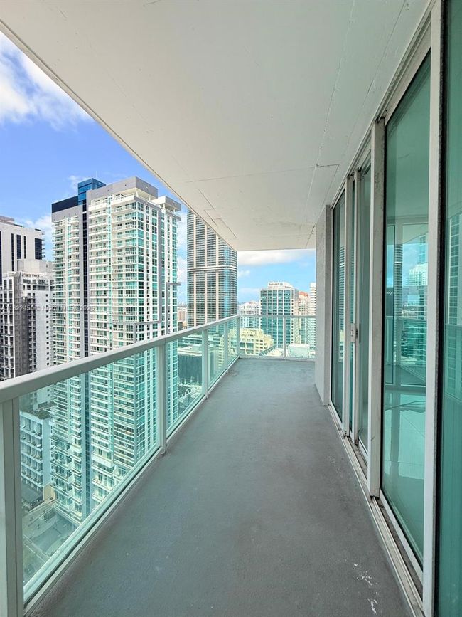 APT-3306 - 1250 S Miami Ave, Condo with 3 bedrooms, 2 bathrooms and null parking in Miami FL | Image 4