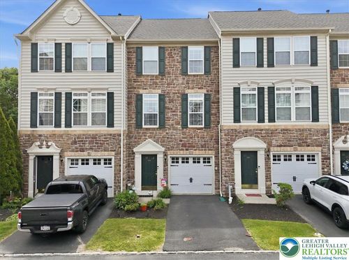 1648 Oakridge Ln, HELLERTOWN, PA, 18055-1180 | Card Image