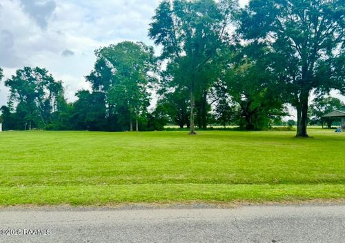 18 Grove Park, Arnaudville, LA, 70512 | Card Image