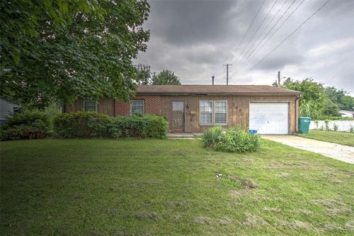 3973 N Newcastle Dr, Decatur, IL, 62526-1763 | Card Image