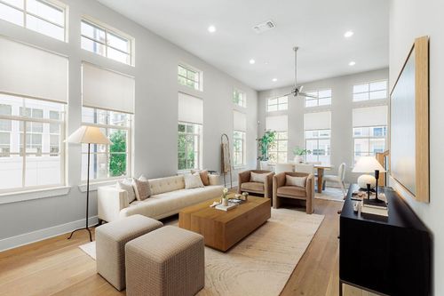 1215 Shore District Dr, Austin, TX, 78741-1500 | Card Image