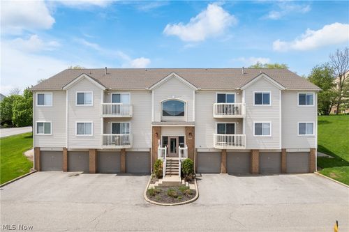 1435 Buckingham Gate Blvd, Cuyahoga Falls, OH, 44221-5507 | Card Image