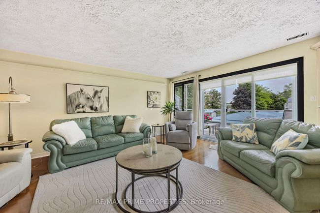 201 - 585 Atherley Rd, Condo with 2 bedrooms, 2 bathrooms and null parking in Orillia ON | Image 6