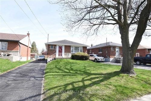 27 Welbourn Dr, Hamilton, ON, L9A3N1 | Card Image