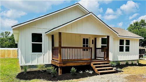 704 S Hico St, Siloam Springs, AR, 72761-3742 | Card Image