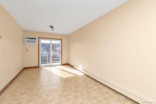 69 62nd Dr, Middle Village, NY, 11379-1101 | Card Image