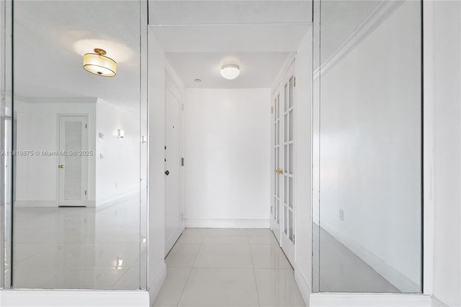 APT-8A - 77 Crandon Blvd, Condo with 2 bedrooms, 2 bathrooms and null parking in Key Biscayne FL | Image 9