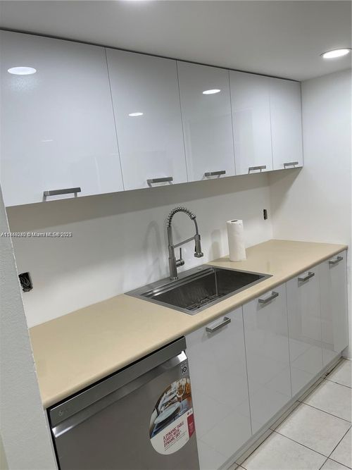 apt-209-500 Ne 2nd St, Dania Beach, FL, 33004-3376 | Card Image