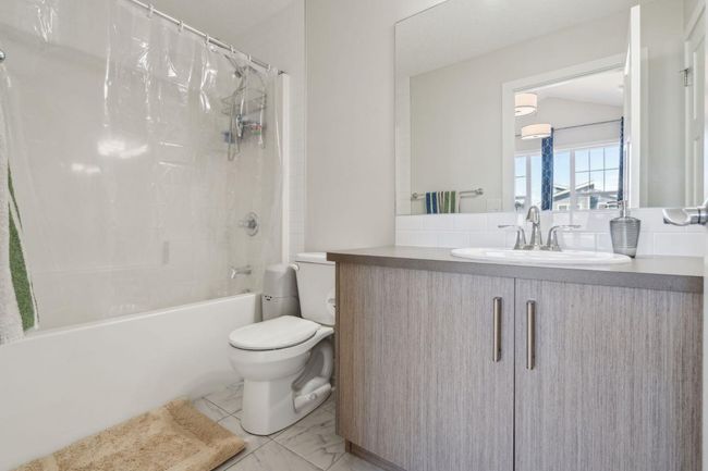 35 Sage Bluff Heights Nw, Home with 3 bedrooms, 3 bathrooms and 2 parking in Calgary AB | Image 17