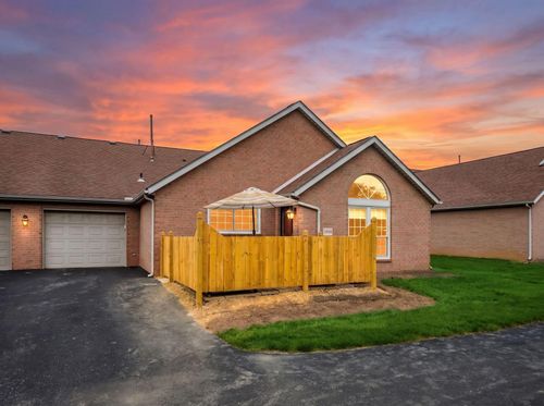 4908 Meadow Run Dr, Hilliard, OH, 43026-7162 | Card Image