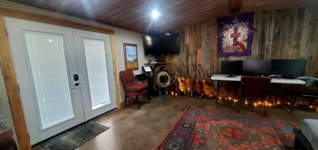 702 E Schubert St, House other with 3 bedrooms, 3 bathrooms and 2 parking in Fredericksburg TX | Image 26