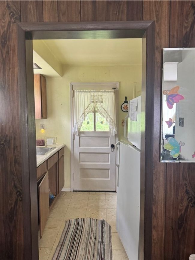 310 Delano Dr, House other with 2 bedrooms, 1 bathrooms and 3 parking in Pleasant Hills PA | Image 6