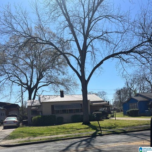324 Woodward Rd, MIDFIELD, AL, 35228-2724 | Card Image