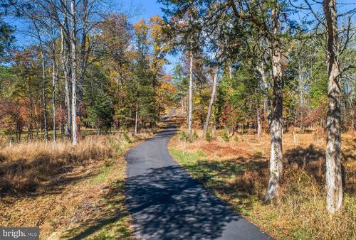 13 Lily Valley Rd, ERWINNA, PA, 18920-9265 | Card Image