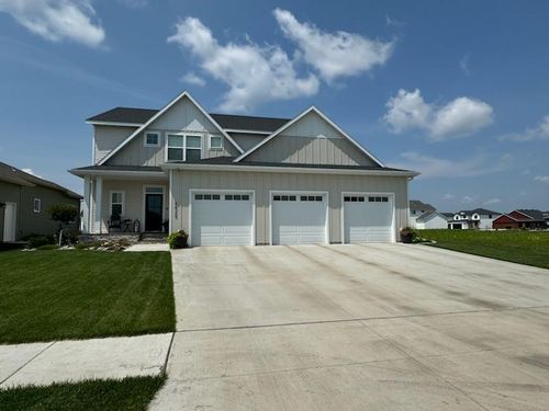 8825 Meadowlark Pkwy, Horace, ND, 58047-3703 | Card Image