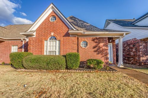 1256 Oak Creek Dr, Collierville, TN, 38017 | Card Image