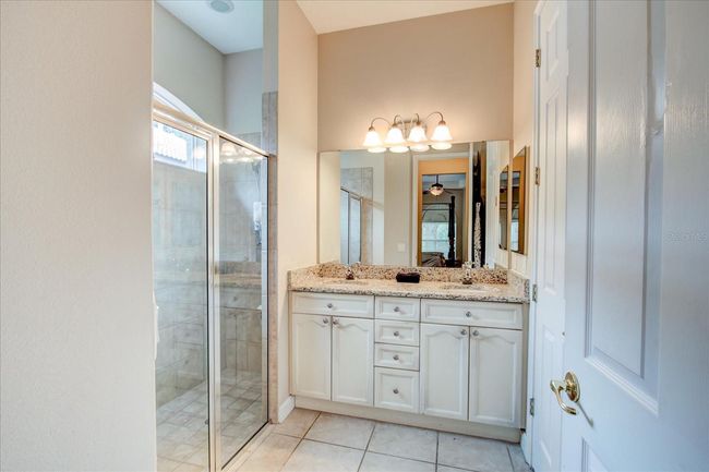 Double sink vanity | Image 37