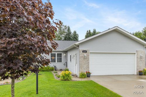1226 Silver Ridge Ct, Greenville, MI, 48838-8184 | Card Image