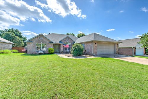 215 Shane Dr, Centerton, AR, 72719-9713 | Card Image