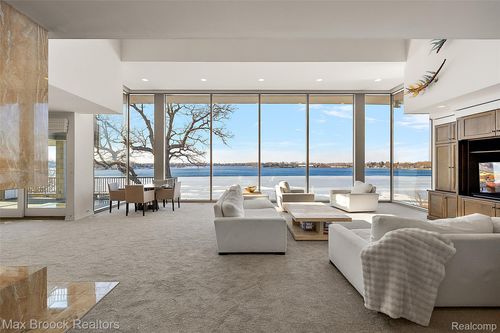 3468 Pine Estates Dr, West Bloomfield, MI, 48323-1953 | Card Image